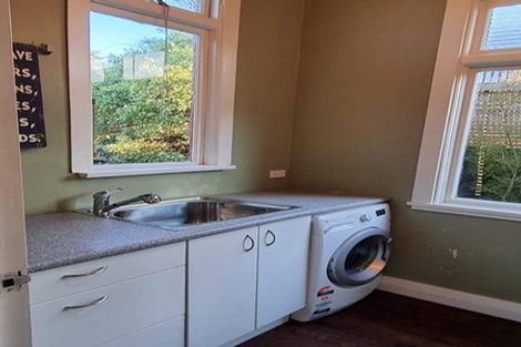 Photo of property in 1 Cossens Street, Balclutha, 9230