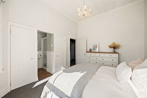 Photo of property in 31 Clare Street, Cambridge, 3434