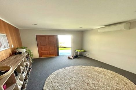 Photo of property in 1/13 Naviti Place, Browns Bay, Auckland, 0630
