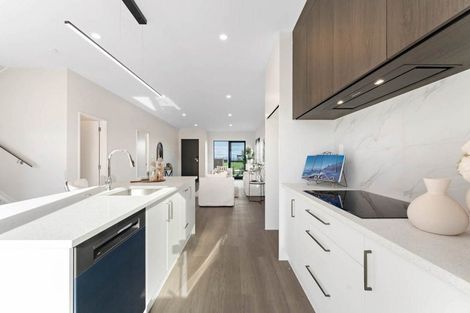 Photo of property in 65 Picnic Point Road, Hobsonville, 0616