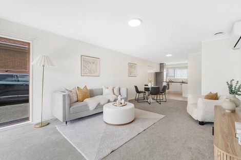 Photo of property in 2/38 Ballater Place, Highland Park, Auckland, 2010