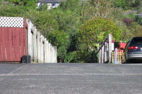 Photo of property in 2/6 Topliss Drive, Northcross, Auckland, 0632