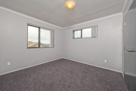 Photo of property in 8 Kokako Rise, Papakura, 2110