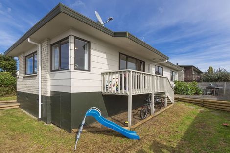 Photo of property in 6a Te Arawa Place, Welcome Bay, Tauranga, 3112