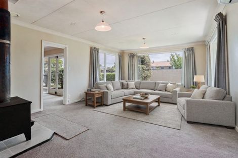 Photo of property in 14 Fraser Place, Rangiora, 7400