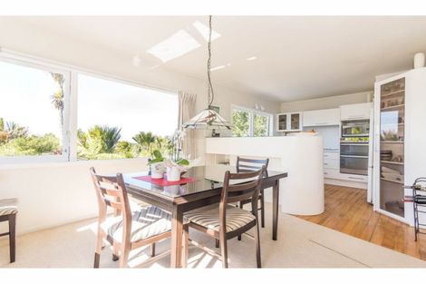Photo of property in 177 Woodlands Park Road, Titirangi, Auckland, 0604