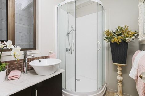 Photo of property in 2/21 Prince Regent Drive, Half Moon Bay, Auckland, 2012