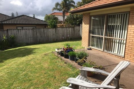 Photo of property in 10 Craigavon Drive, East Tamaki, Auckland, 2013