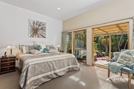 Photo of property in 18 Oakford Park Crescent, Greenhithe, Auckland, 0632