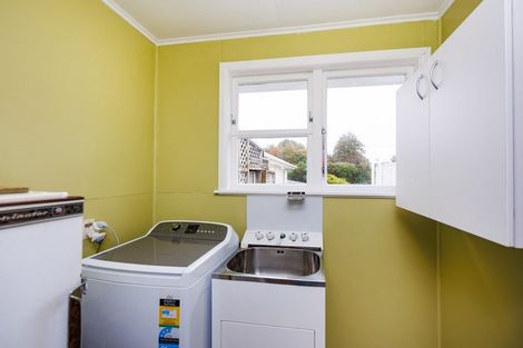 Photo of property in 2 Lind Street, Kimbolton, 4777