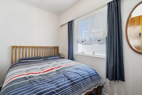 Photo of property in 51 Fifth Avenue, Urenui, 4377