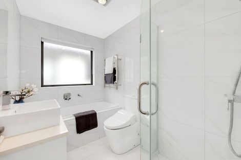 Photo of property in 27 Hakinakina Drive, Flat Bush, Auckland, 2019