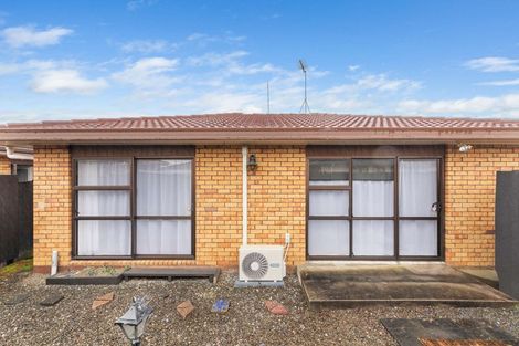Photo of property in 2/10 Wellington Street, Papakura, 2110