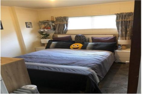 Photo of property in 1/92 Lake Road, Northcote, Auckland, 0627