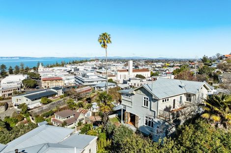 Photo of property in 16 Brewster Street, Bluff Hill, Napier, 4110