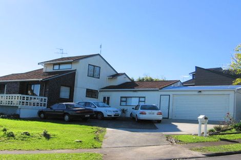 Photo of property in 9 Kingsclere Place, Goodwood Heights, Auckland, 2105