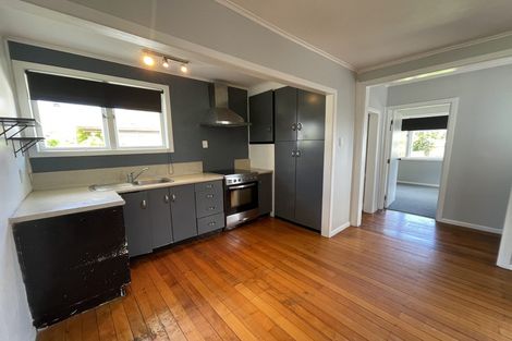 Photo of property in 15 Amberley Avenue, Te Atatu South, Auckland, 0610
