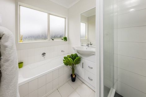 Photo of property in 5 Reyland Close, Weymouth, Auckland, 2103