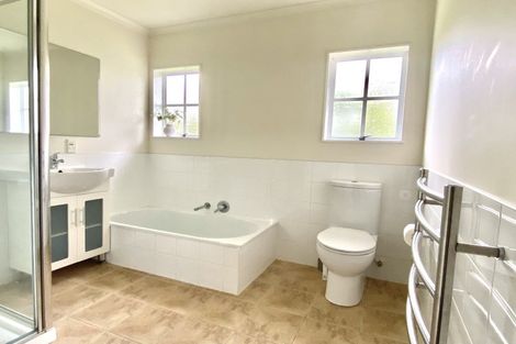 Photo of property in 14 Papawai Road, Greytown, 5712