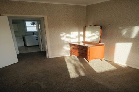 Photo of property in 68 Uxbridge Road, Mellons Bay, Auckland, 2014
