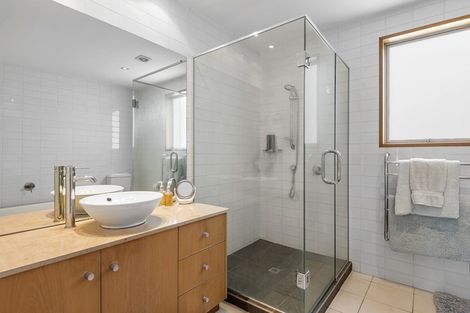 Photo of property in 2/55 Parr Terrace, Castor Bay, Auckland, 0620