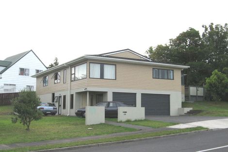 Photo of property in 20 Cyril Crescent, West Harbour, Auckland, 0618