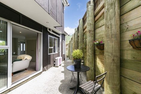 Photo of property in 3c Woodhouse Avenue, Karori, Wellington, 6012