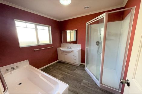 Photo of property in 332a Devon Street West, New Plymouth, 4310