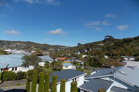 Photo of property in 102a Parkvale Road, Karori, Wellington, 6012