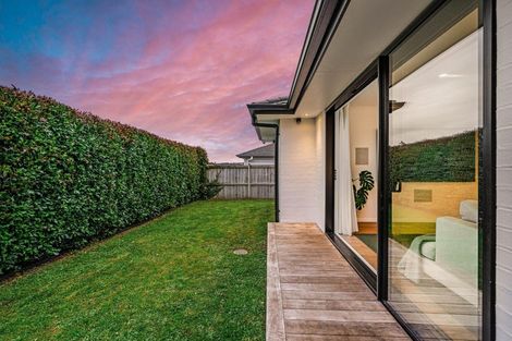 Photo of property in 25 Nobilo Road, Kumeu, 0810