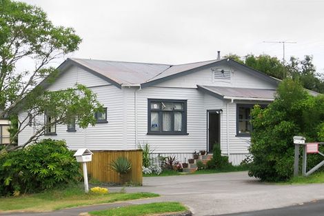 Photo of property in 16 Rimu Street, New Lynn, Auckland, 0600
