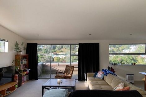 Photo of property in 51 Tiketike Way, Brooklyn, Wellington, 6021
