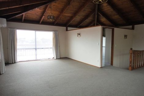 Photo of property in 34b Mark Edward Drive, Half Moon Bay, Auckland, 2012