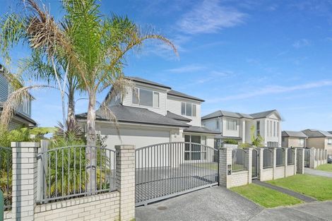 Photo of property in 5 Mulroy Place, Pinehill, Auckland, 0632