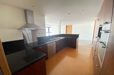 Photo of property in 5/308 Oriental Parade, Oriental Bay, Wellington, 6011