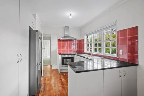 Photo of property in 5 Imatra Place, Sunnyhills, Auckland, 2010
