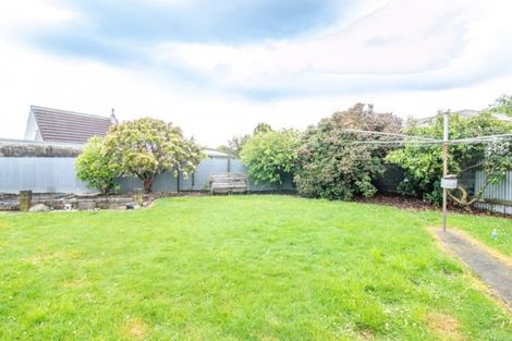 Photo of property in 33 Kent Crescent, Awapuni, Palmerston North, 4412