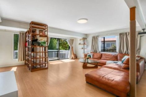 Photo of property in 14 Mallard Place, Unsworth Heights, Auckland, 0632