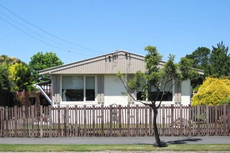 Photo of property in 2/5 Merrin Street Avonhead Christchurch City