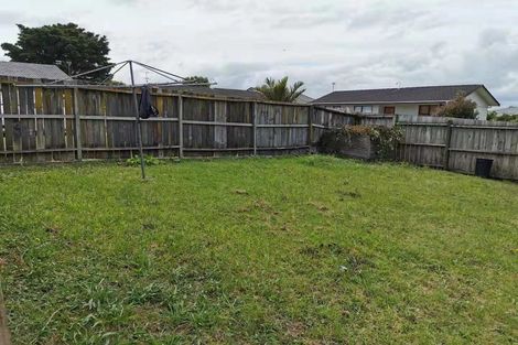 Photo of property in 2/17 Frobisher Way, Clendon Park, Auckland, 2103
