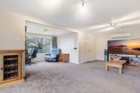 Photo of property in 14 Grays Road, Plimmerton, Porirua, 5026