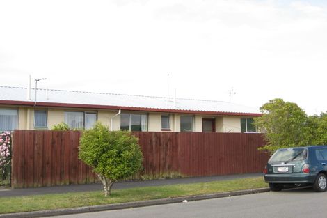 Photo of property in 1/2 Tamarisk Place, Parklands, Christchurch, 8083