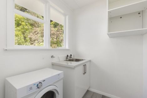 Photo of property in 47 Bird Grove, Stokes Valley, Lower Hutt, 5019