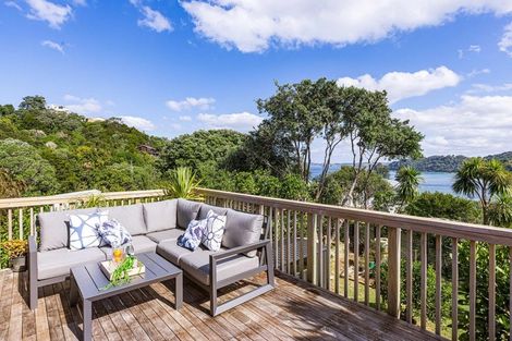 Photo of property in 4 Hillside Crescent, Leigh, 0985