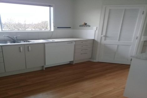 Photo of property in 3/4 Coronation Road, Glenfield, Auckland, 0627