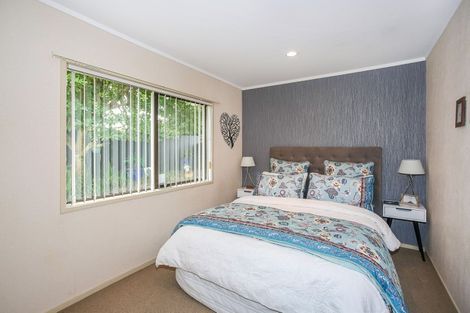 Photo of property in 8 Brockton Avenue, Conifer Grove, Takanini, 2112