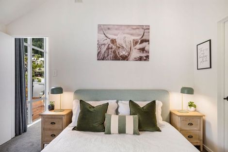 Photo of property in 12 Mackinnon Terrace, Sunshine Bay, Queenstown, 9300