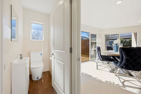 Photo of property in 74a Priestley Drive, Bucklands Beach, Auckland, 2014