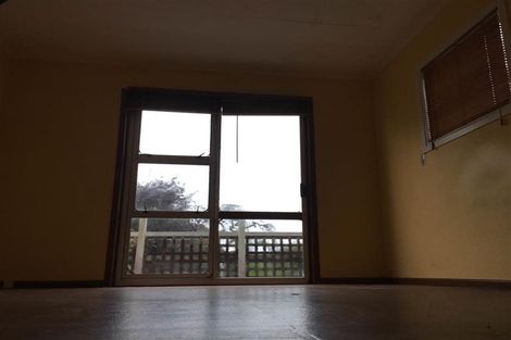 Photo of property in 335f Devon Street West, New Plymouth, 4310