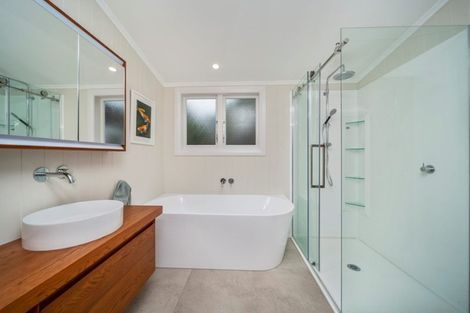 Photo of property in 9 Mayfair Place, Westown, New Plymouth, 4310
